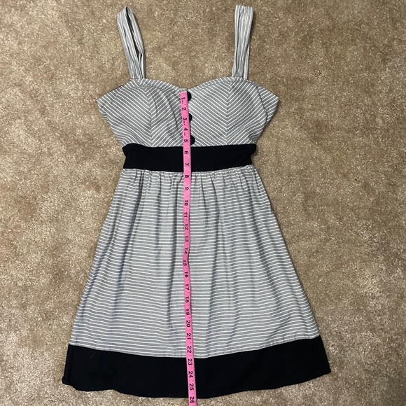 Black and White Striped Dress! - Picture 3 of 4